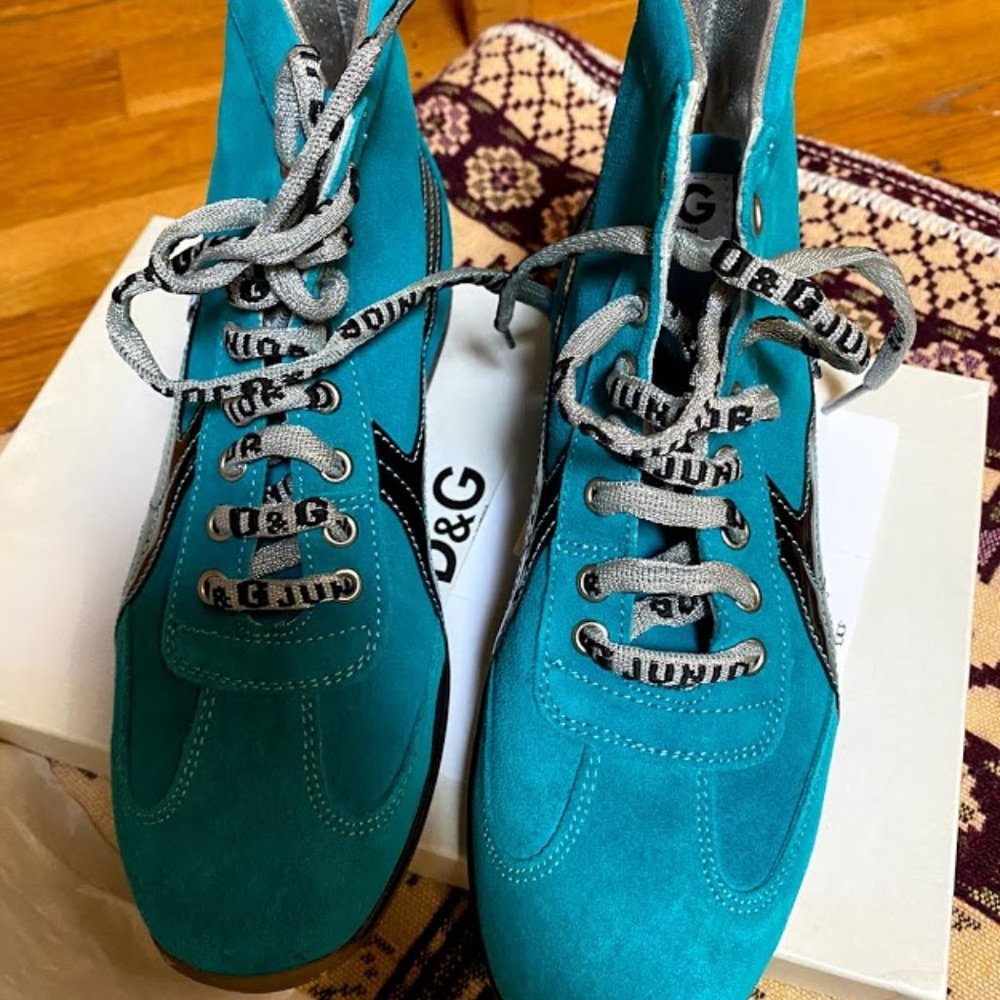 D&G sneakers. size 6